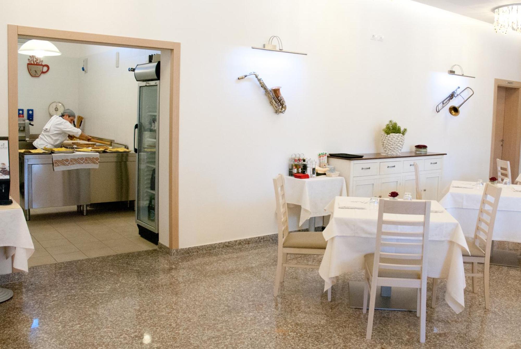 Hotel Ristorante Cesare ซาวิญาโน ซุล รูบิโกเน ภายนอก รูปภาพ